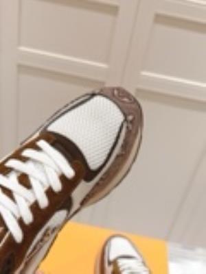 wholesale quality men's louis vuitton run way sneakers model no. 815